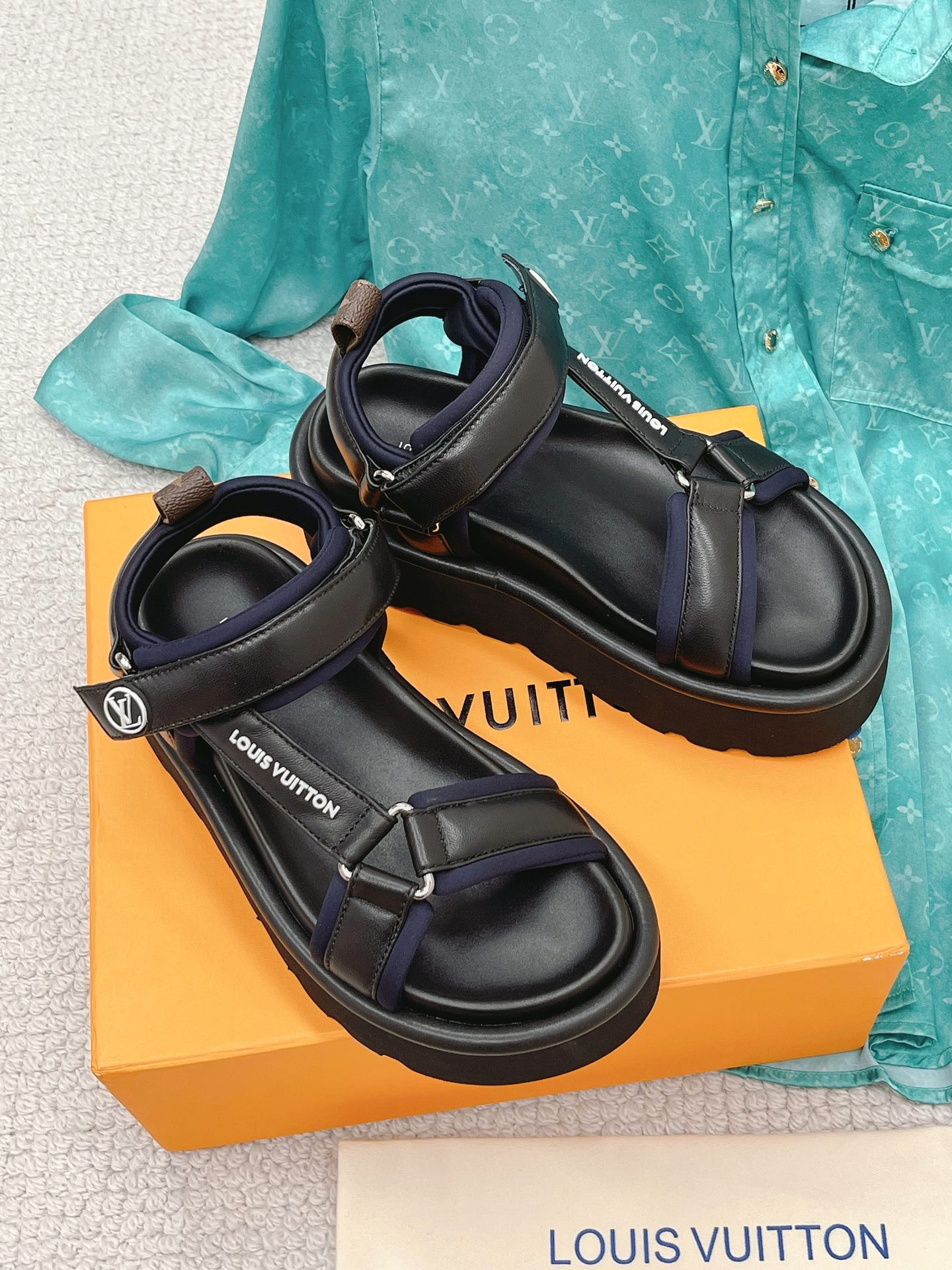 Louis Vuitton Women's Pool Pillow Flatform Comfort Sandal Black For Women LV 1AABR3